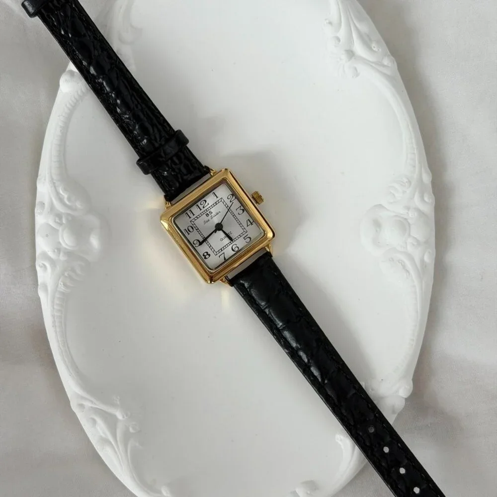 Sku 0488 vintage‎ vibe retro mini watch gold black leather strap + in a gift bag